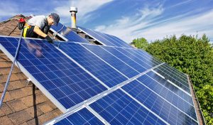 Service d'installation de photovoltaïque et tuiles photovoltaïques à Soues